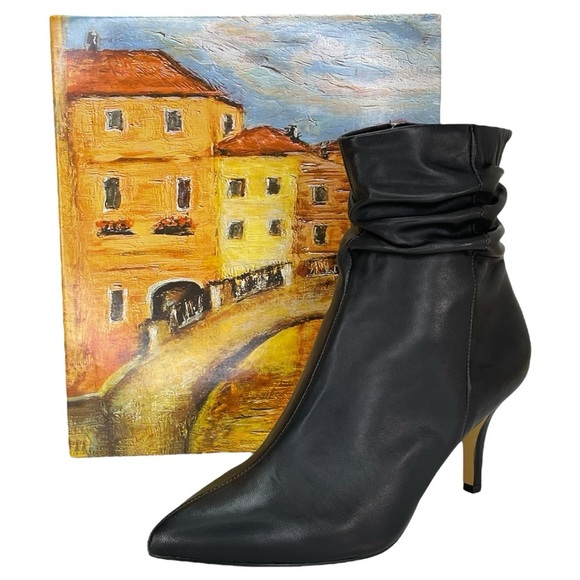 Bella Vita Danielle Black Leather Womens Booties Size 6.5M - Picture 1 of 13